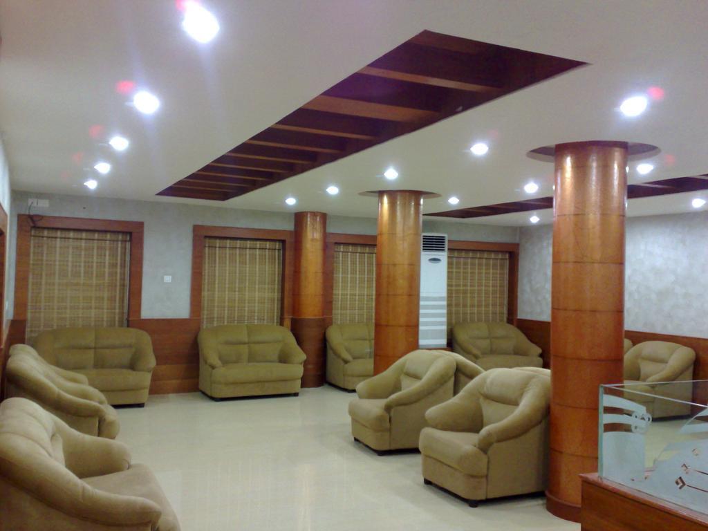 Hotel Kpm Regency à Palakkad Chambre photo